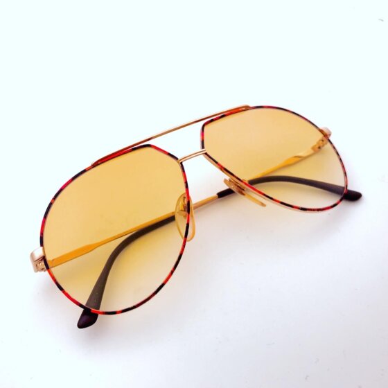 VINTAGE_vintage_yellow